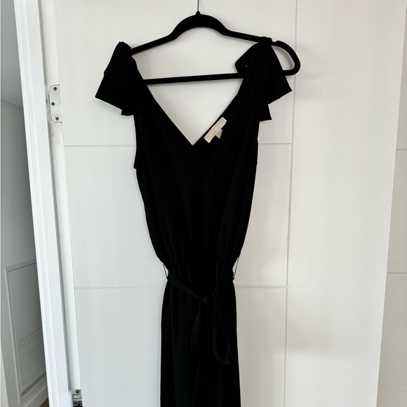 Black Michael Kors jumpsuit 🖤 - Picture 3 of 5